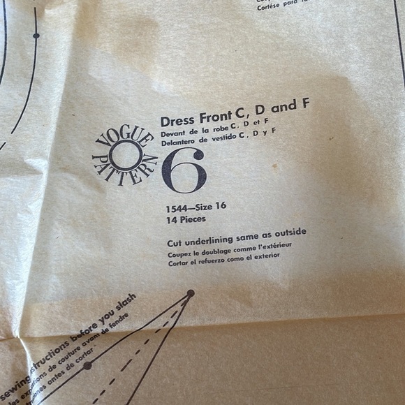 Vogue pattern Basic Dress Design 1544, semi fitted A shaped bias basic dress - Picture 10 of 12